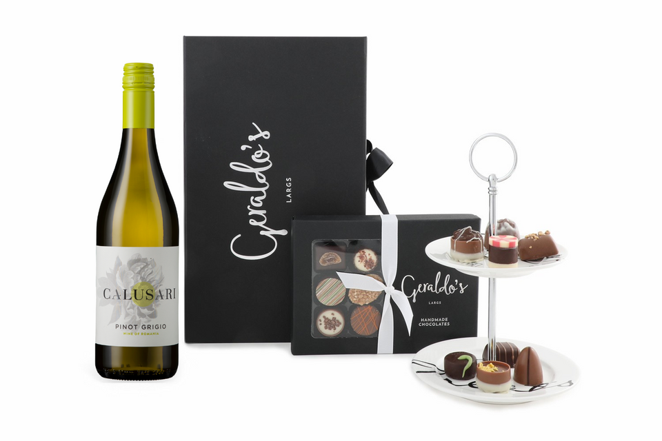 Calusari Wine and Deluxe Chocolate Box Hamper - CWDCBHPN/CWDCBHPG xx